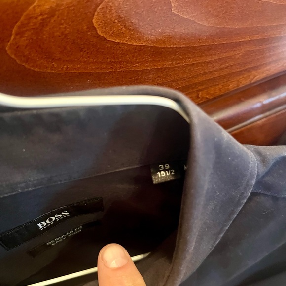 Boss dress shirt black size 15 1/2 32-33. Beautiful & stylish. Dry cleaned! - Picture 3 of 5